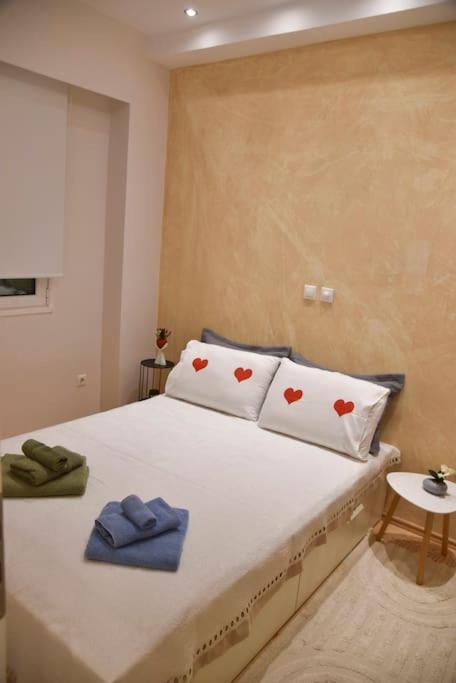 Tiny Treasure Apartment เอเธนส์ ภายนอก รูปภาพ
