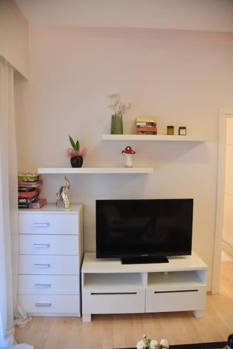 Tiny Treasure Apartment เอเธนส์ ภายนอก รูปภาพ