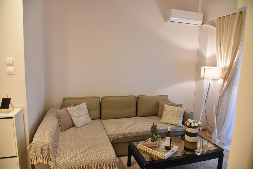 Tiny Treasure Apartment เอเธนส์ ภายนอก รูปภาพ