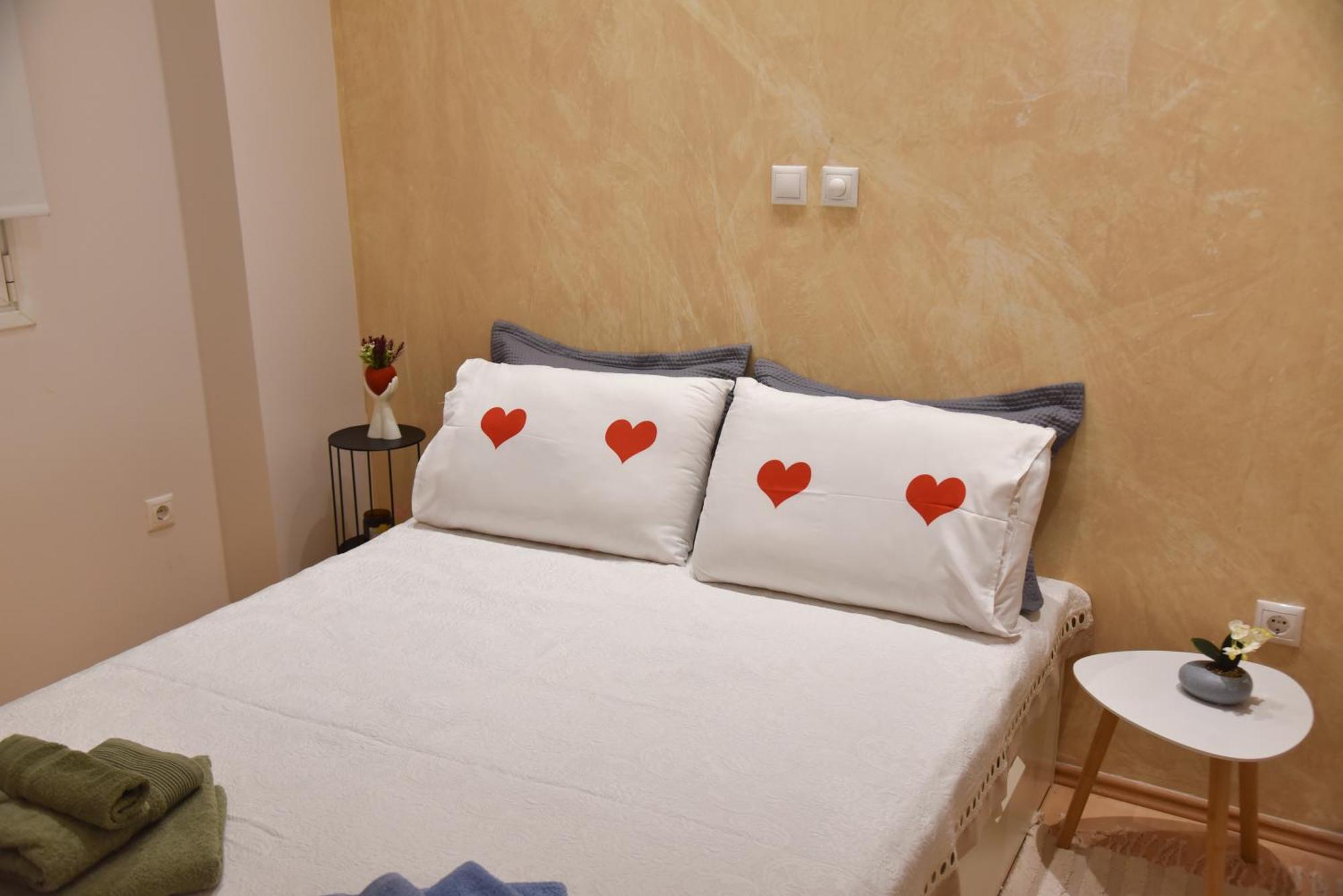 Tiny Treasure Apartment เอเธนส์ ภายนอก รูปภาพ